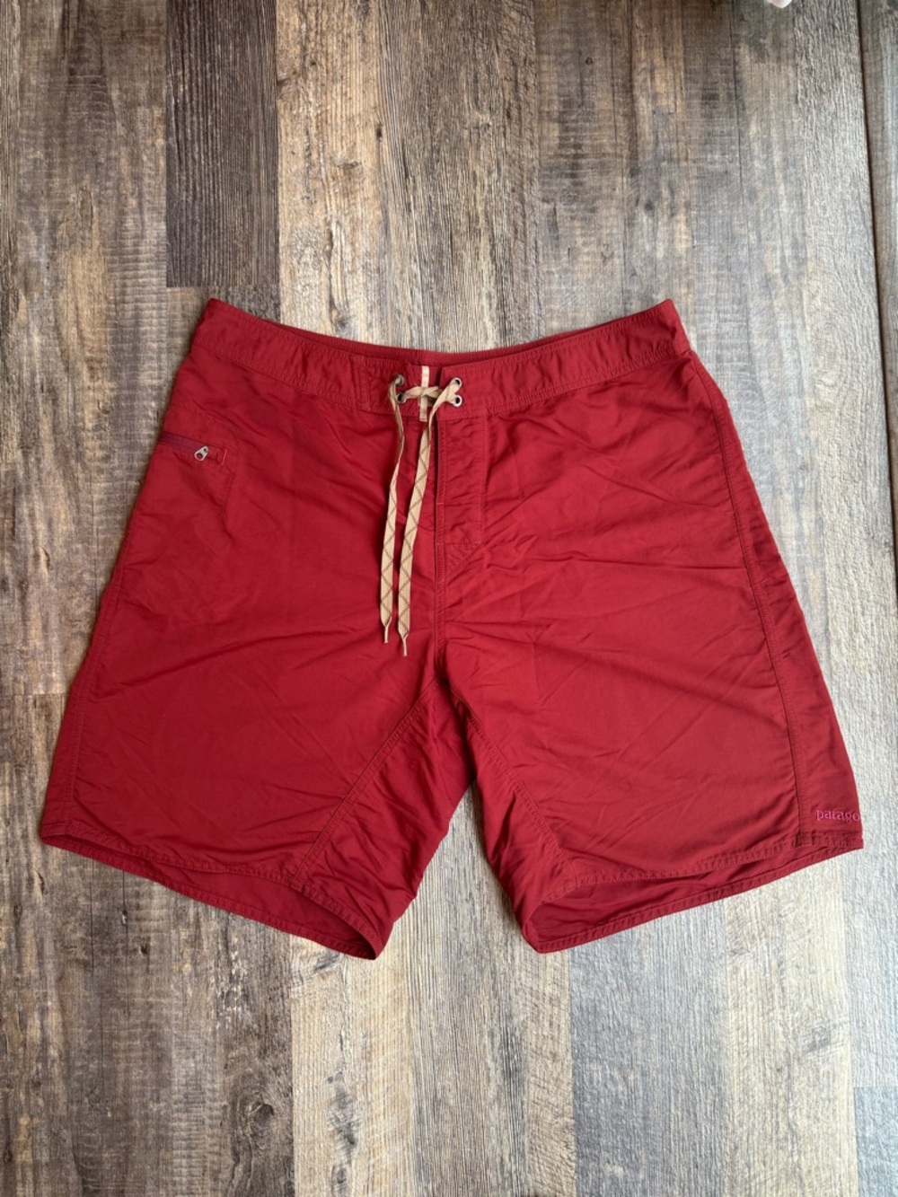 Patagonia Men's Wavefarer Boardshorts 36” Red Surf